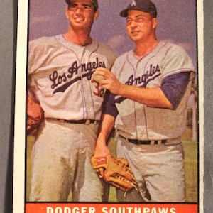 1961 Dodger Southpaws HOF Koufax, Podres Topps #207 vintage baseball card