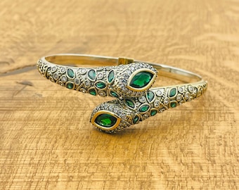 Pulsera de serpiente de plata esterlina con esmeralda hecha a mano