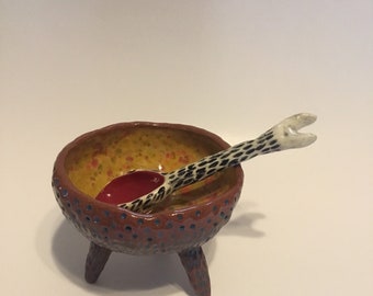 Legged bowl with spoon