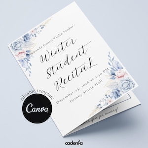 Pode incluir: Um cartão branco com flores de aquarela azuis e rosas e texto que diz "Amanda Jensen Violin Studio Winter Student Recital December 23, 2028 at 2:30 PM Disney Music Hall" com as palavras "editable template Canva" em um círculo preto.