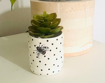 Bee Pot Ceramic - Small Succulent Pot - Gift for Plant Lover - Bee Lover Gift - Indoor - Handmade
