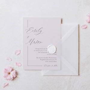 Maquete de convite e envelope, cartão branco vazio minimalista, maquete de papelaria de casamento, maquete de cartão comemorativo, maquete de cartão neutro boho moderno