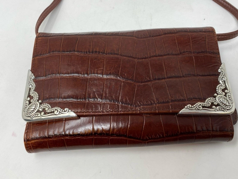 VTG Brighton sac à main organisateur portefeuille en cuir gaufré croco marron des années 90 image 2