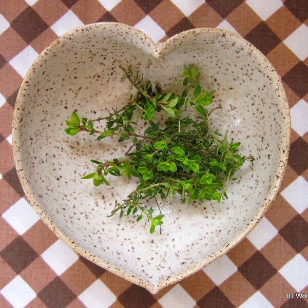 white ceramic heart bowl - speckled egg