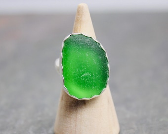 Kelly Green Sea Glass Statement Ring, Jewelry For Beach Wedding, Unique Birthday Gift for Her, Handmade Sterling Silver Beach Glass Jewelry