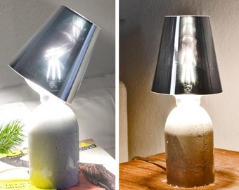 Lampe de table en béton Paggio avec abat-jour mobile :
