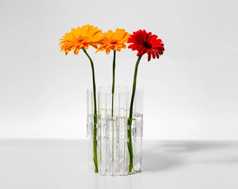 Vase Lilly - Made of test tubes and clips