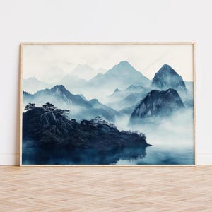 Japandi Wand Kunst Druckbare Landschaft - Blauer Nebel Berg Zen Natur Digitaler Download, ruhiger Wald Poster, Wabi Sabi Dekor