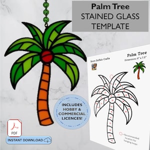 Puede incluir: Una plantilla de arte de línea en blanco y negro de una palmera para proyectos de vitrales. La plantilla incluye secciones numeradas para cortar y ensamblar las piezas de vidrio. La plantilla mide 15,2 cm por 19,1 cm e incluye licencias comerciales y de pasatiempos.