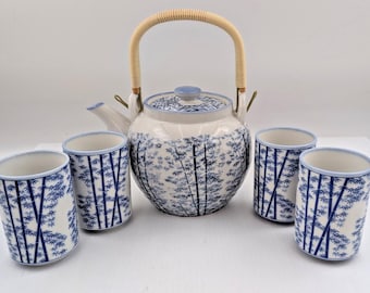 Japanese Teapot and 4 Yunomi Ceramic Teacups Asian Bamboo Design Blue White Set