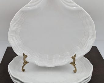 Clam Shell White Dinner Plate set of 4 plates 10-7/8" by Farberware