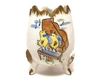 Adorable Vintage Cracked Egg Vase Figurine Chicken Chick piano Gold Accents Japan