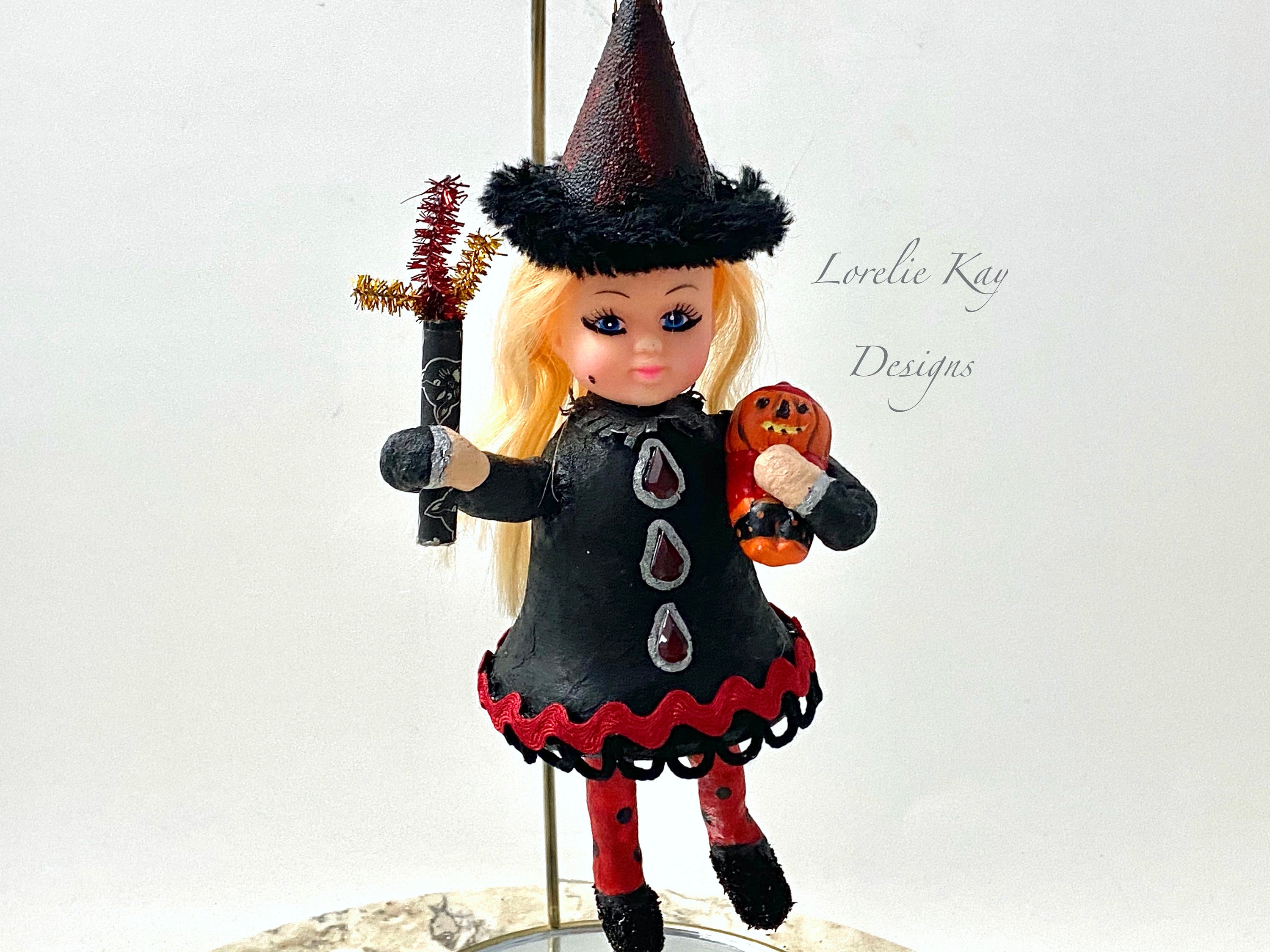 ハロウィン人形 未亡人の魔女の手 2本セット