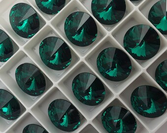 CUATRO (4) Preciosa Crystal Rivoli Round Stone C1122 Verde Esmeralda 14mm Simple Pointed Circlet Trébol Trébol Trébol Mayo Brillante Piedra de Nacimiento
