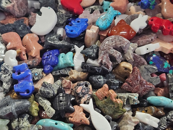 ネイティブアメリカン　フェティッシュ　アニマルストーン Ten Gemstone Mixed Fetish Beads Zuni Style Southwestern