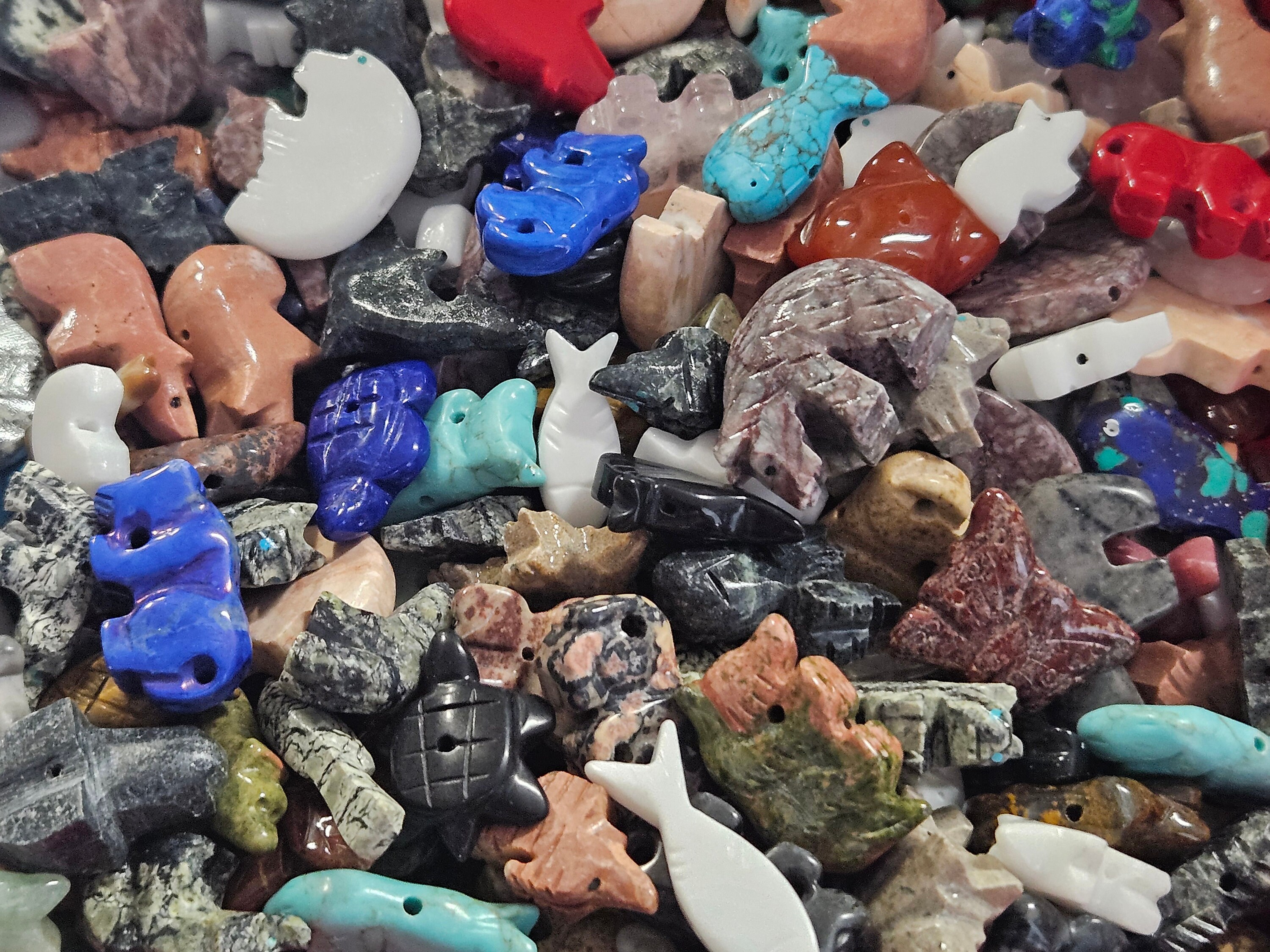 ネイティブアメリカン　フェティッシュ　アニマルストーン Ten Gemstone Mixed Fetish Beads Zuni Style Southwestern