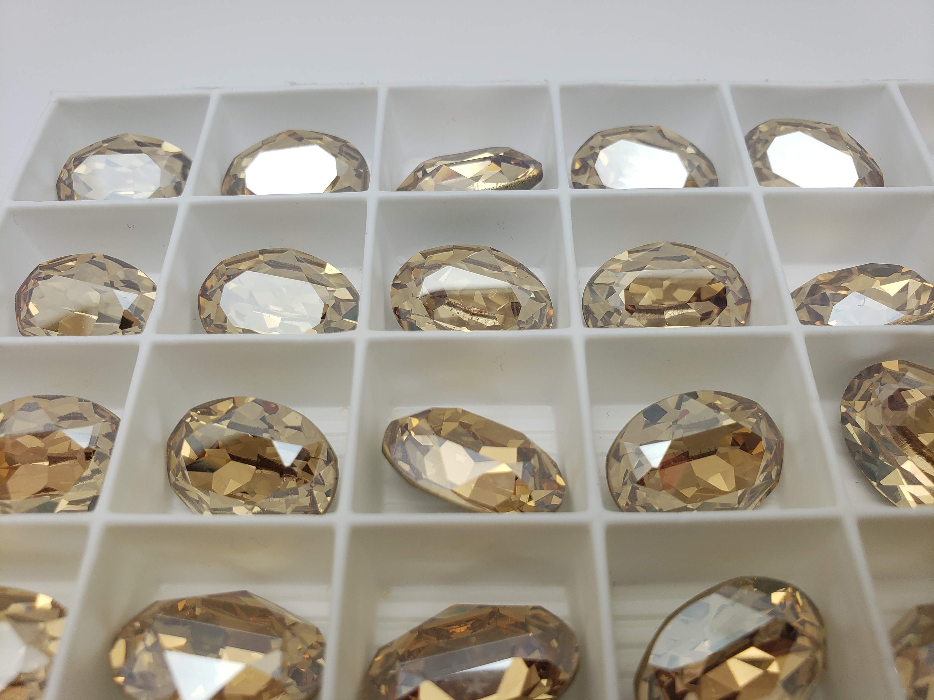 TWO 2 Swarovski Crystal Fancy Oval Stone 4120 14x10mm 18x13mm Golden Shadow  Topaz Rare Gold Jonquil Yellow Light Pointed Back Colorado - Etsy
