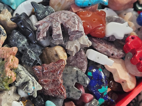 ネイティブアメリカン　フェティッシュ　アニマルストーン Ten Gemstone Mixed Fetish Beads Zuni Style Southwestern