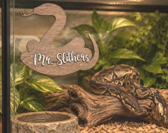 Custom Snake Sign for Enclosure Personalized Snake Magnet for Snake Mom Gifts Wooden Snake Shape Tag for Cage Snake Lover Memorial Decor