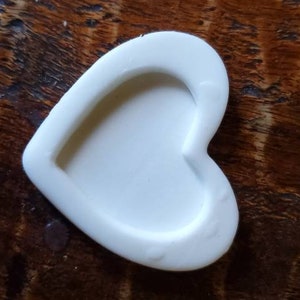 Mini blank heart resin nicho image 1