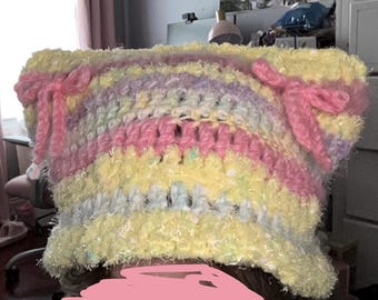 Chapéu de gato pastel com tranças penduradas (amarelo + rosa)