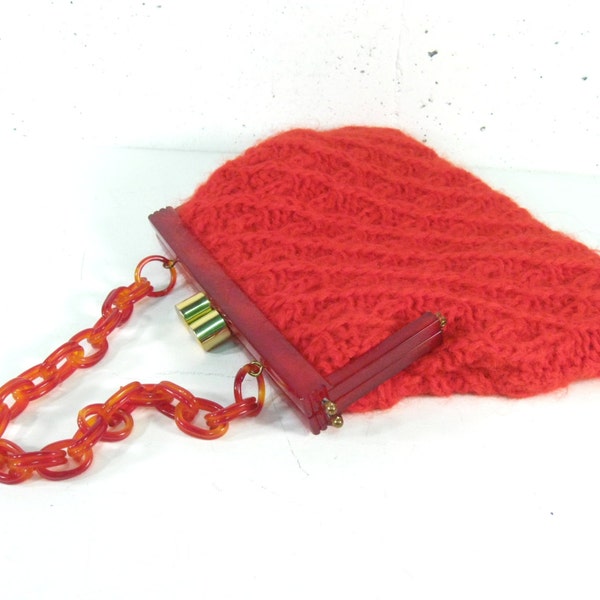 Vintage 60s red crochet purse with lucite chain handle