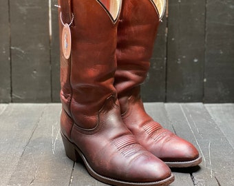 Mens us 9, vintage frye boots, mens frye boots, red frye boots, red cowboy boots, round toe boots, FREE USA SHIPPING