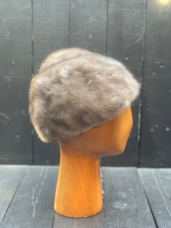 Size small, vintage fur hat, winter fur hat, real… - image 3