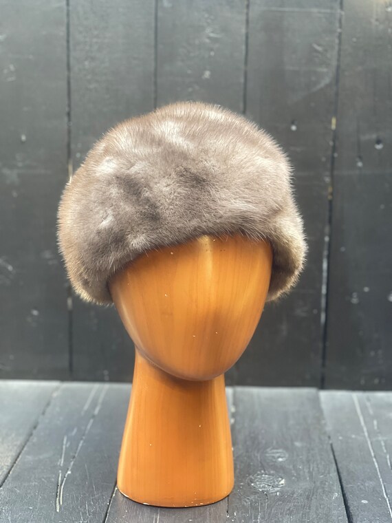 Size small, vintage fur hat, winter fur hat, real… - image 2