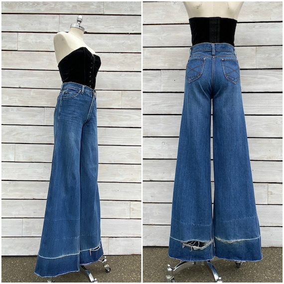 Size 27, Wide Leg Pants, Highwaist Pants, 1970s Jeans, Elephant Leg Jeans,  FREE USA SHIPPING 