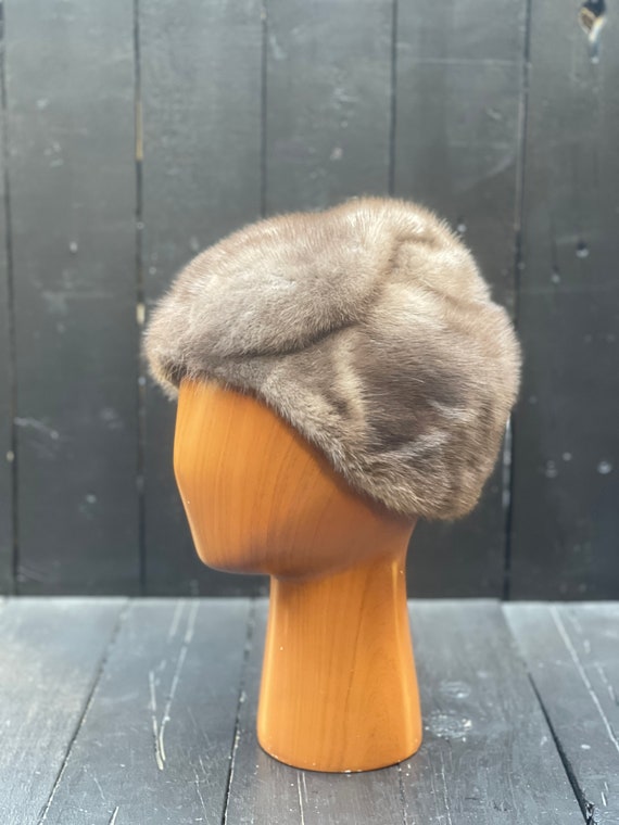 Size small, vintage fur hat, winter fur hat, real… - image 7