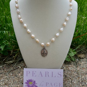 Miraculous Medal on Pink Freshwater Pearl Chain (Sterling Silver), dainty Catholic jewelry, Catholic gift for her, vintage Miraculous Medal
