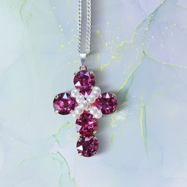 Collier pendentif croix en cristal Swarovski et perles rose foncé, blanc