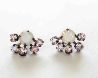 Boucles d'oreilles en cristal de Swarovski en pierre fantaisie opale blanche et cristal clair, monture en laiton antique