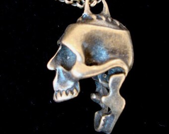 Gothic Jewelry, Screaming Skull Necklace, Moveable Jaw, Talking Head, Dead Creature, Fun Novelity