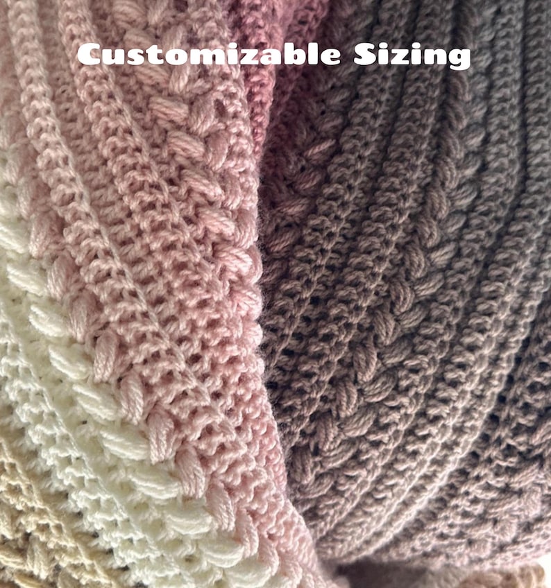 K&ouml;nnte beinhalten: Nahaufnahme eines geh&auml;kelten Artikels mit einem Farbverlauf aus Wei&szlig;, Rosa und Braun. Der Text "Customizable Sizing" ist oben sichtbar. Die Textur des H&auml;kels ist detailliert und aufwendig.