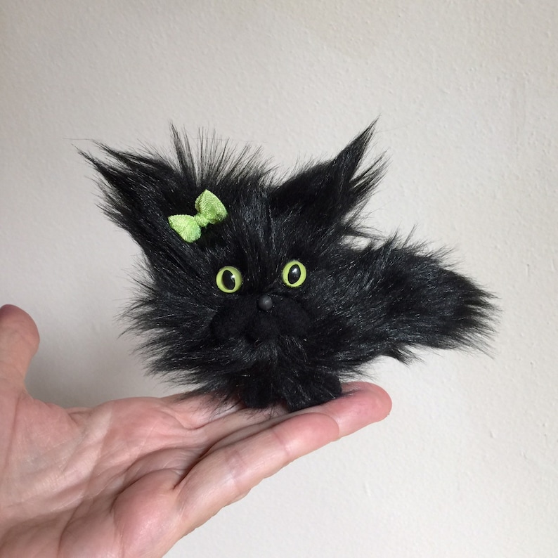 Floof el gato negro esponjoso HECHO A PEDIDO imagen 4