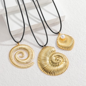 Pearl Sea Shell Necklace,Conch necklace,18k Gold Plated Pendant,Surfer Necklace,Handmade Jewelry,Summer Beach Necklace,Gifts For Her