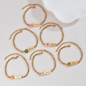 Personalisiertes graviertes Armband für Frauen / personalisiertes zierliches Namensarmband / Öl tropfendes Mini Bar Armband mit Figaro Kettenschmuck / Geschenk für Sie