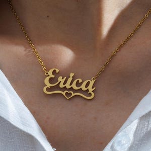 Collar con nombre personalizado y corazón/Collar con nombre en oro de 18 quilates/Collar con nombre personalizado con cadena cubana/Joyería minimalista con nombre/Regalo para el Día de la Madre