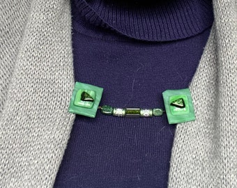 Green Sweater/Shawl Connector With Clips