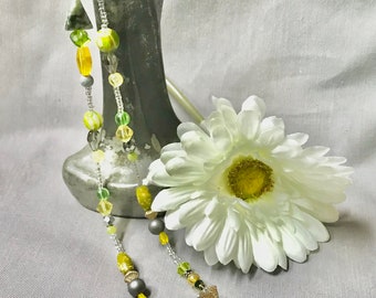 Yellows, Greens Highlight This Eyeglass Chain With Clips