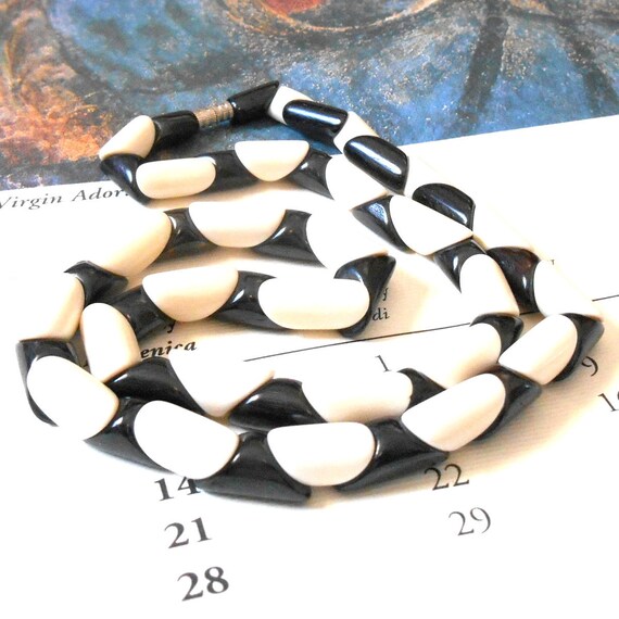 Vintage Black & White Galalith Necklace - Erinoid