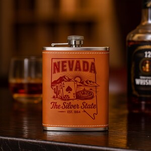 Custom Leather Flask with State Cityscape – Engraved Hip Flask Gift for Him – Personalized Groomsmen Gift, State Pride Gift, Birthday Gift