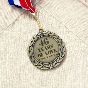 Custom Anniversary Gift Medal &quot;10 Years of Love, Medal of Survival” Funny Gift for Husband or Wife, Wedding Anniversary Gift For Him or Her