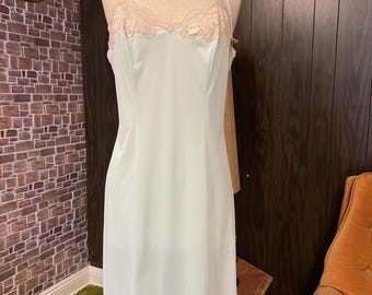 Neu mit Etikett 70er Jahre Vanity Fair Spitzenband Nylon Slip Blau Beige Gr. 34 Small