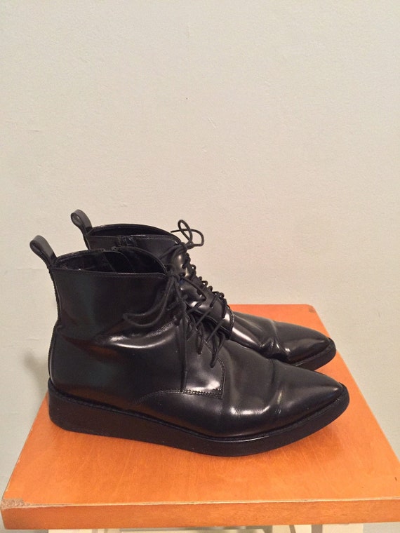 pointed toe platform boots
