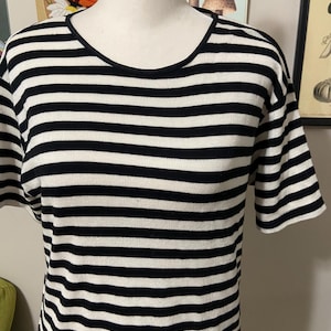 Vintage black and white striped ribbed short sleeve top
