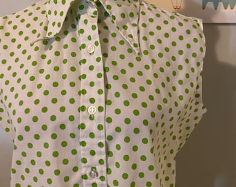 Vintage sleeveless collared white and green polka dot blouse • by Grants • size 34 (small)