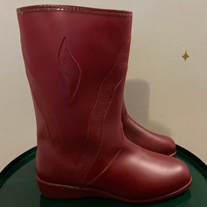 Vintage cranberry rubber Sherpa lined Svit Czechoslovakian boots • size 250 (US 8)